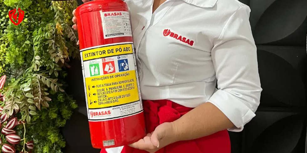 Recarga e Inspeção de Extintores: Como Garantir a Eficiência do Equipamento 
