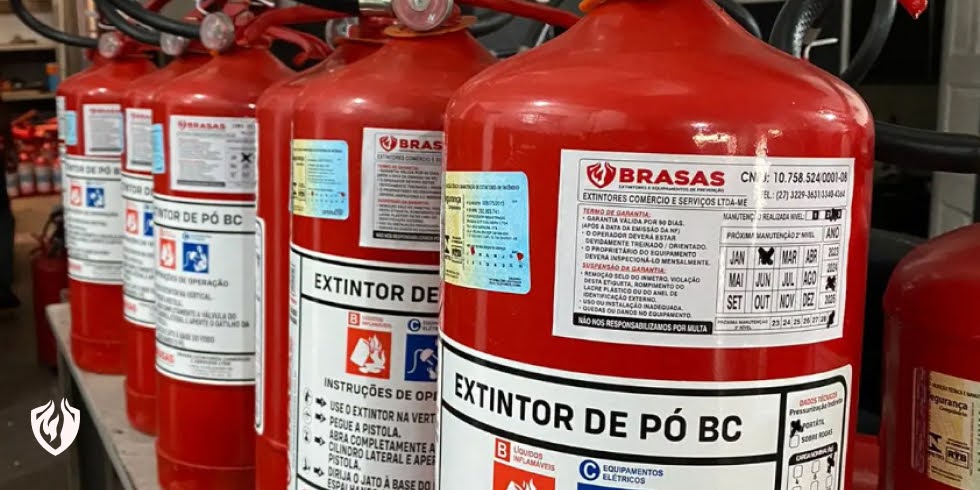 Você Saberia Usar um Extintor em Caso de Emergência? Saiba Mais 
