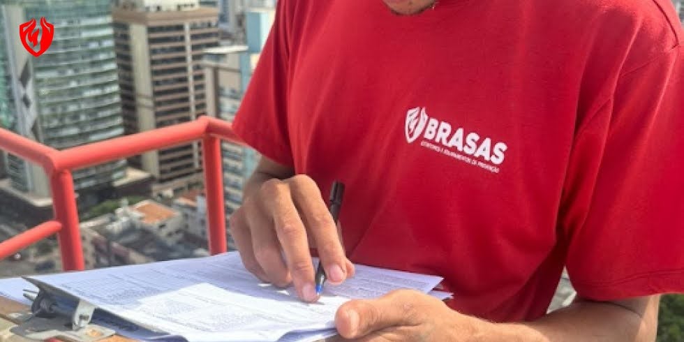 Extintor Vencido Pode Custar Caro: Das Multas e Penalidades aos Riscos à Sua Segurança